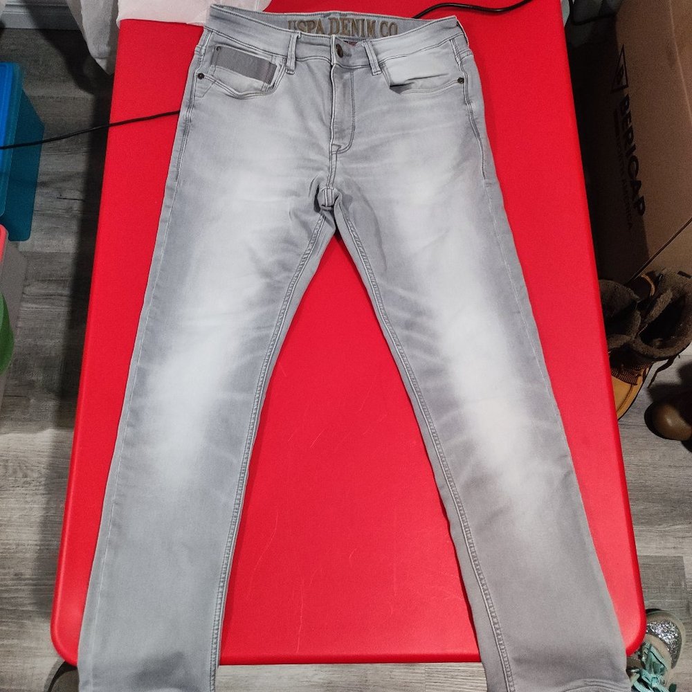 U.S. Polo Assn. Jeans light grey men's size 32 x 29 stretchy